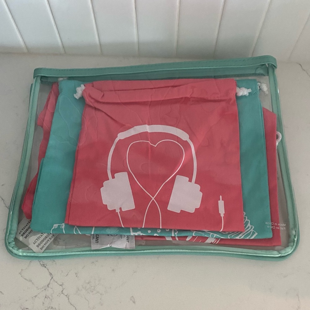 Colorful Drawstring Bags Set (4 pcs) - Picture 2 of 4
